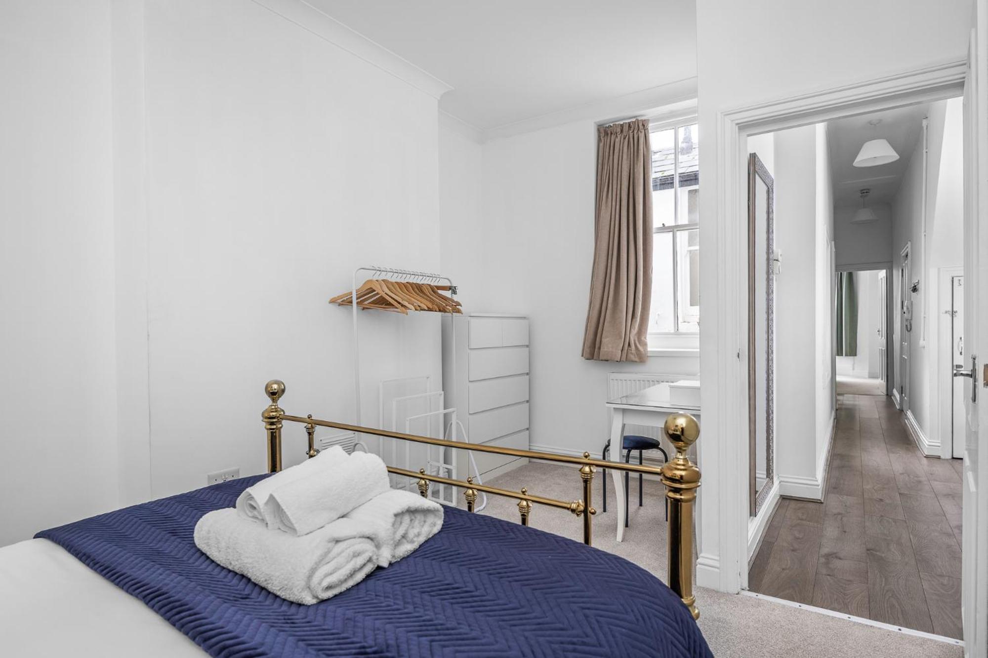 2 Bedroom Flat - With King Sized Beds, Netflix And Sky - Perfect For Contractors, Vacation Guests Or Those Relocating Hove Buitenkant foto