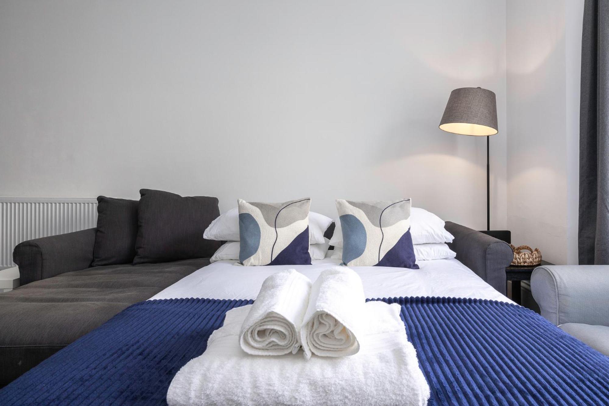2 Bedroom Flat - With King Sized Beds, Netflix And Sky - Perfect For Contractors, Vacation Guests Or Those Relocating Hove Buitenkant foto